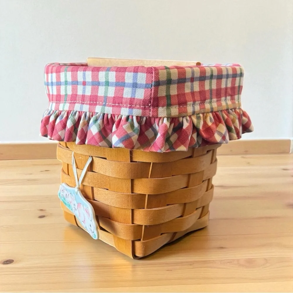 Vintage 1998 Longaberger Basket – Plaid Ruffle Liner, Divider, Bunny Tie-On